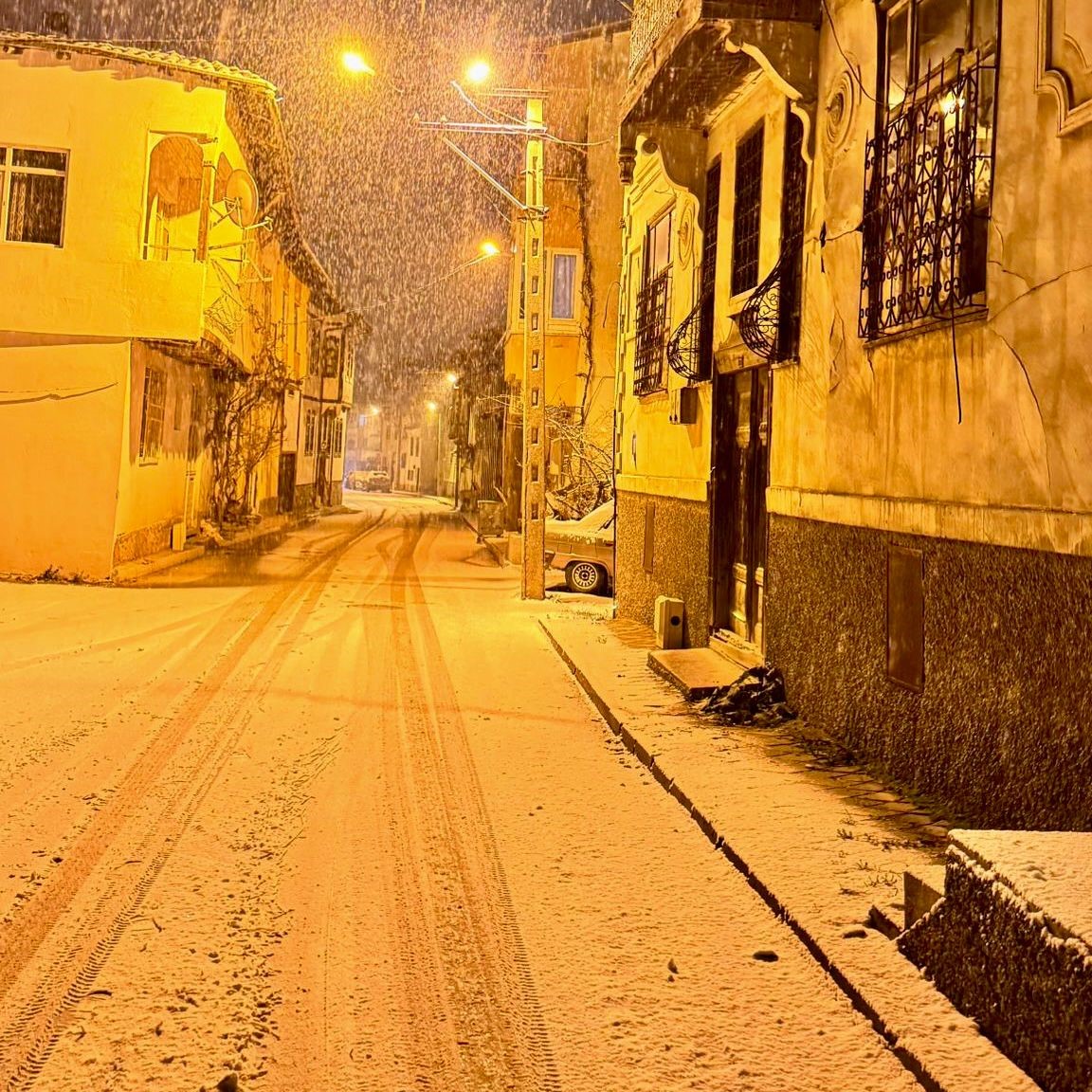 &Ccedil;orum&rsquo;da kar yağışı etkili oldu
