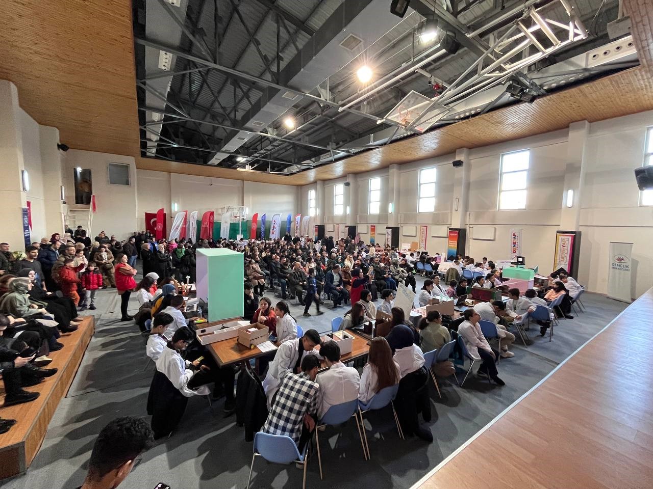 Erzincan&rsquo;da Deneyap Teknoloji At&ouml;lyesi&rsquo;nde Proje Şenliği heyecanı
