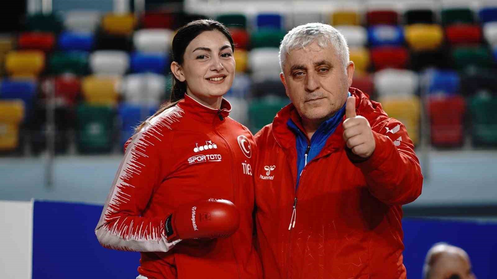 Samsunlu Sinem, Boğaziçi Karate Şampiyonası’nda şampiyon oldu
