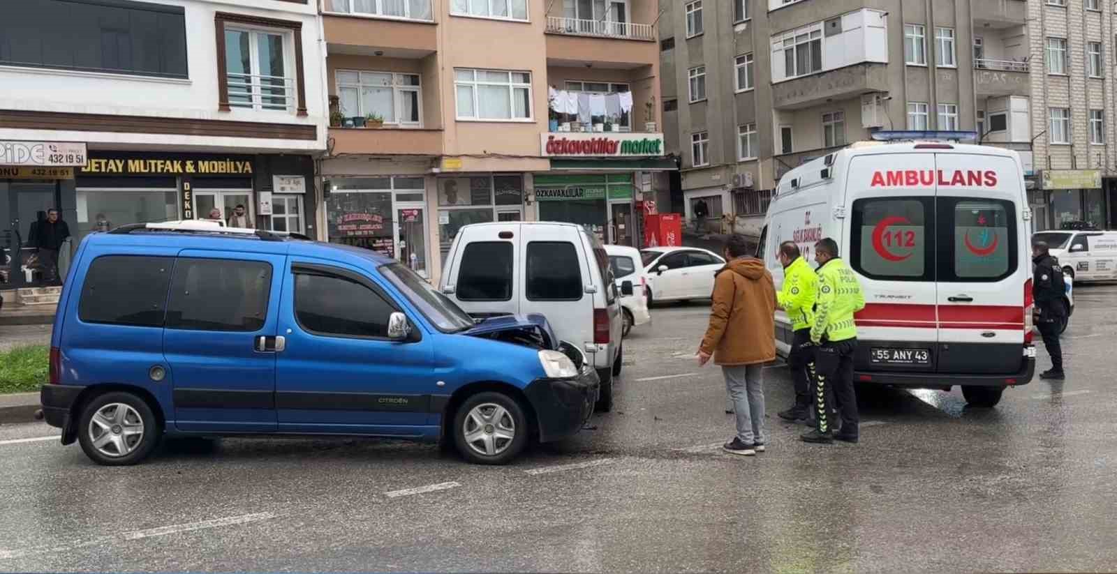 Samsun’da iki ticari araç çarpıştı: 1 yaralı