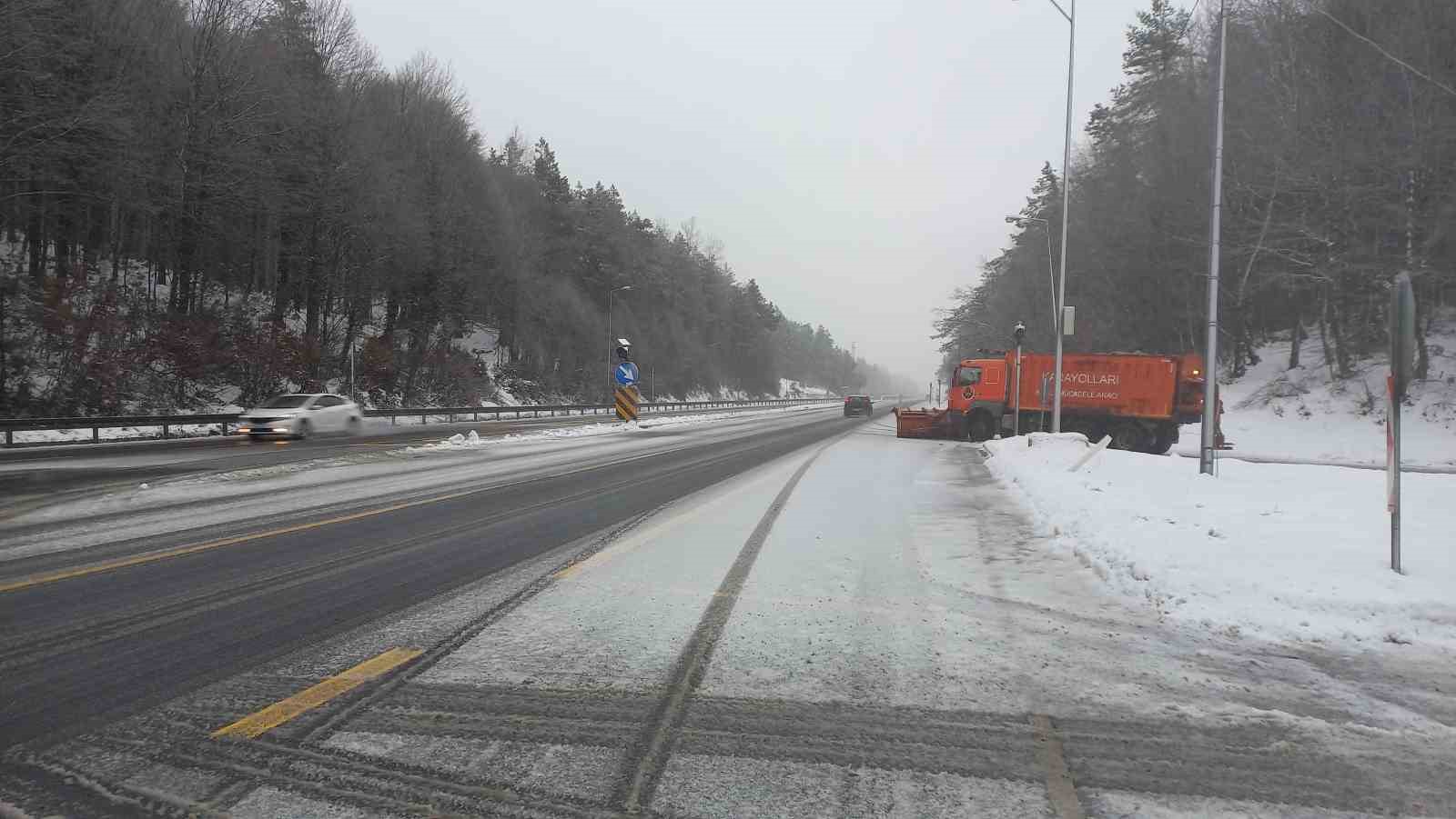 Bolu Dağı’nda kar etkili oluyor
