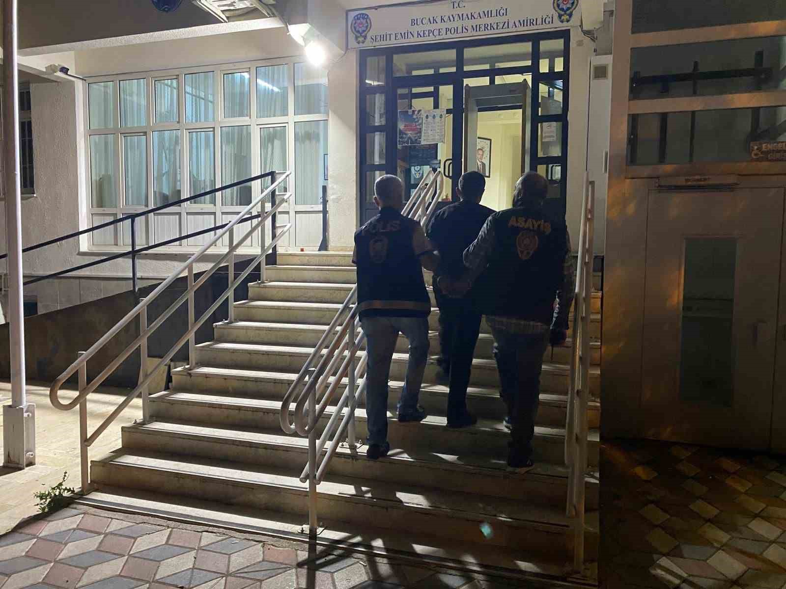 Burdur’da hapis cezasıyla aranan 2 firari yakalandı