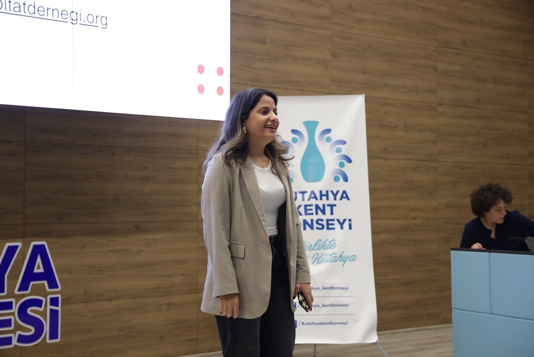 K&uuml;tahya&rsquo;da &ccedil;evre ve teknoloji bilinci i&ccedil;in &ouml;rnek projeler
