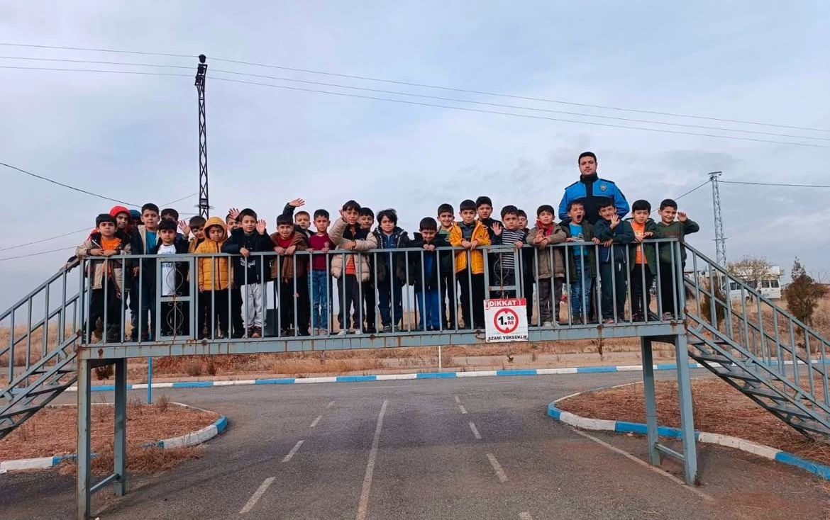 Kahta’da 200 öğrenciye uygulamalı trafik eğitimi