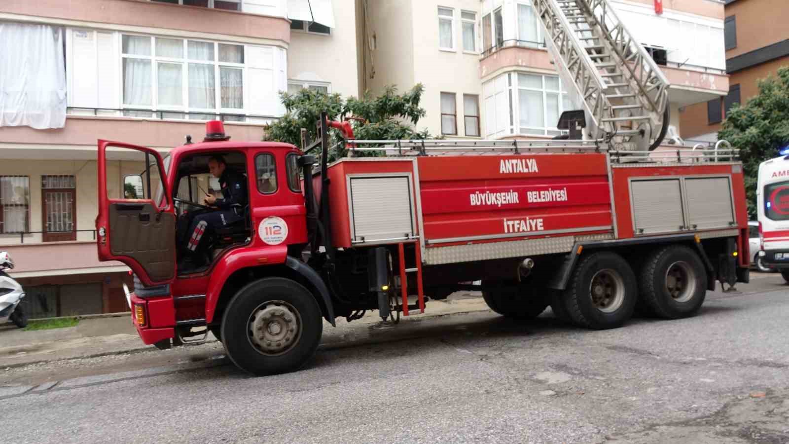 Alanya’da baca yangını büyümeden söndürüldü
