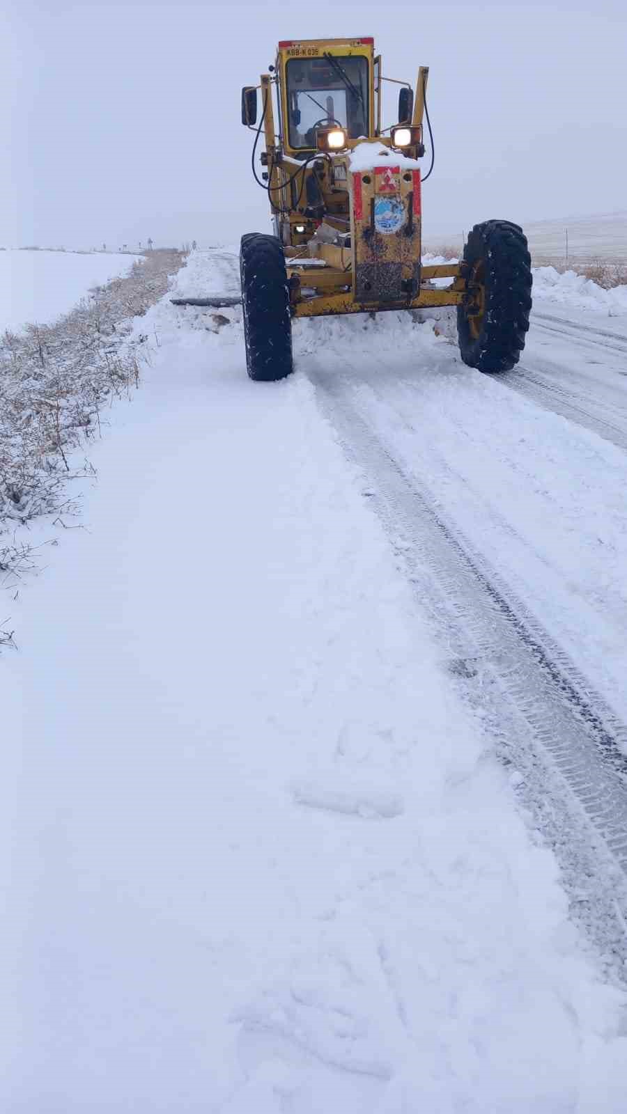 Kayseri’de kapanan 122 yol ulaşıma açıldı
