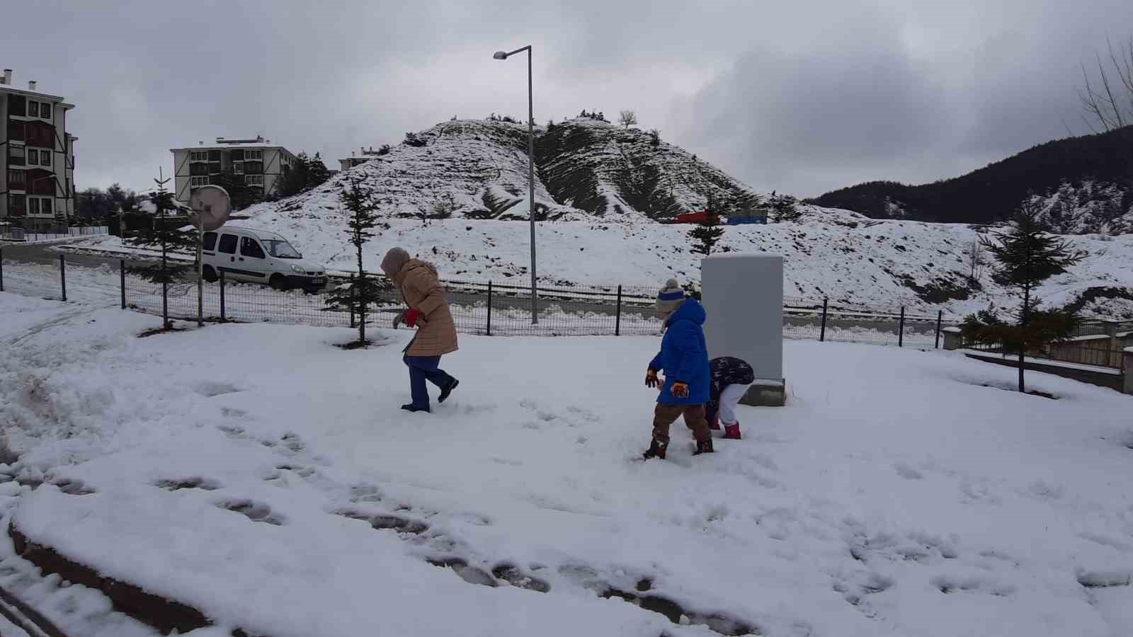 Tatili fırsat bilen çocuklar karın tadını çıkardı
