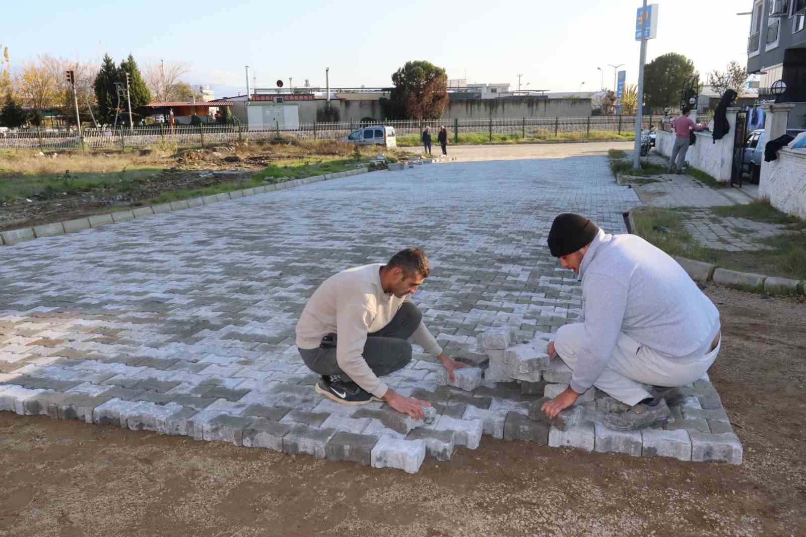 Nazilli’de yol yenileme ve yeni yol çalışmaları aralıksız sürüyor