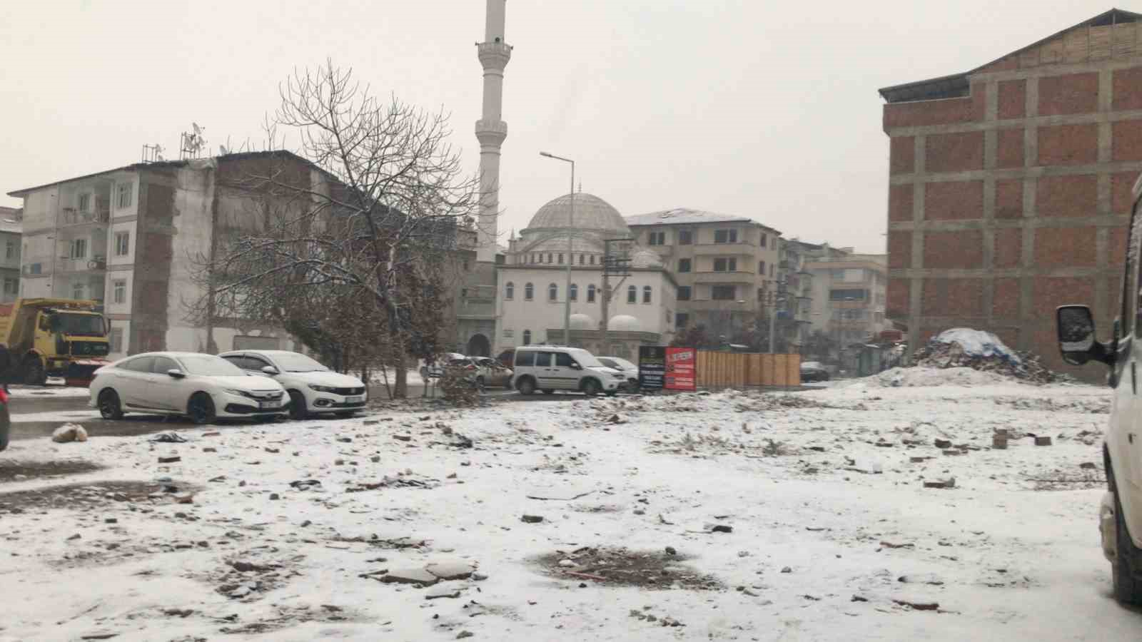 Malatya’da kar yağışı etkili oluyor