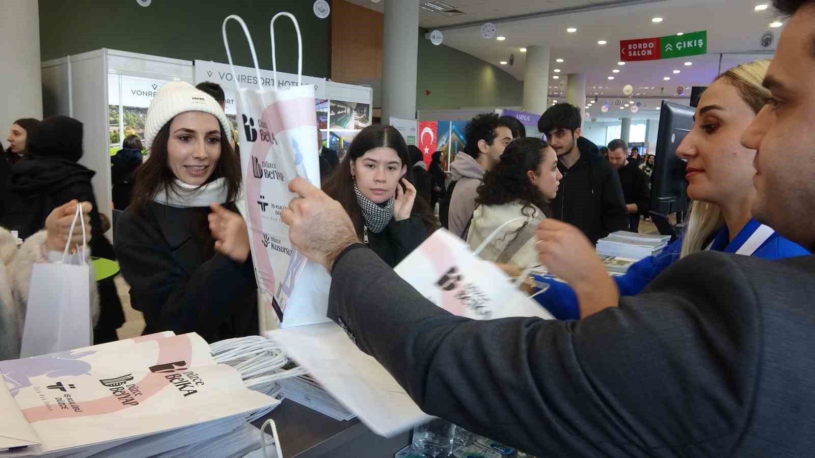 İş arayanların çare bulduğu stant BATIKAF’ta