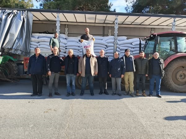 Silivri’de üreticilere 94 ton kuzu yemi dağıtıldı