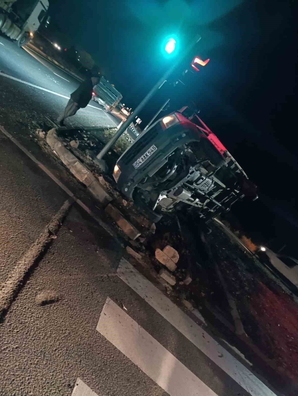 Mardin’de tır kamyonetle çarpıştı: 3 yaralı
