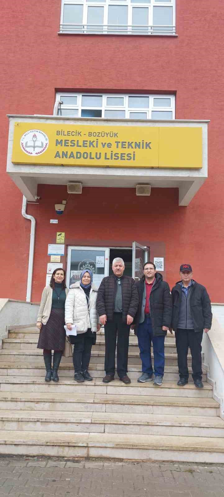 Boz&uuml;y&uuml;k&rsquo;te lise &ouml;ğrencilerine akran zorbalığı ve başa &ccedil;ıkma yolları anlatıldı
