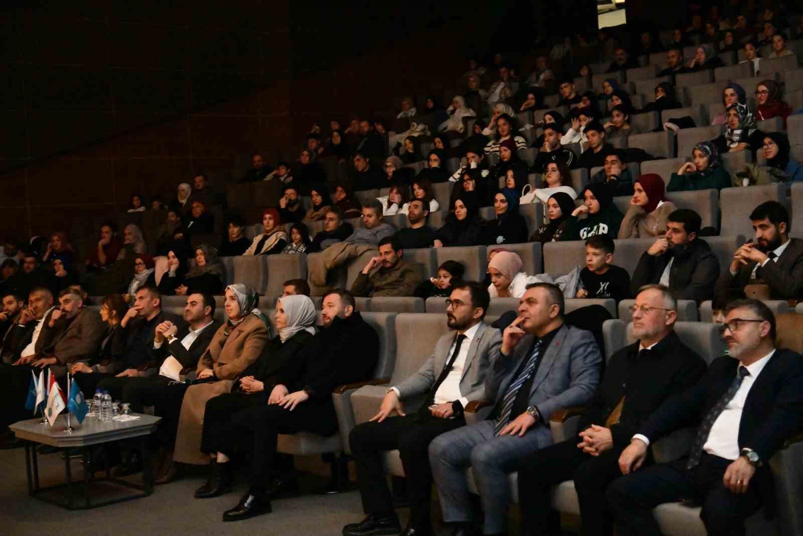 "Şahitler" tiyatro oyunu bir kez daha Filistin&rsquo;i hatırlattı
