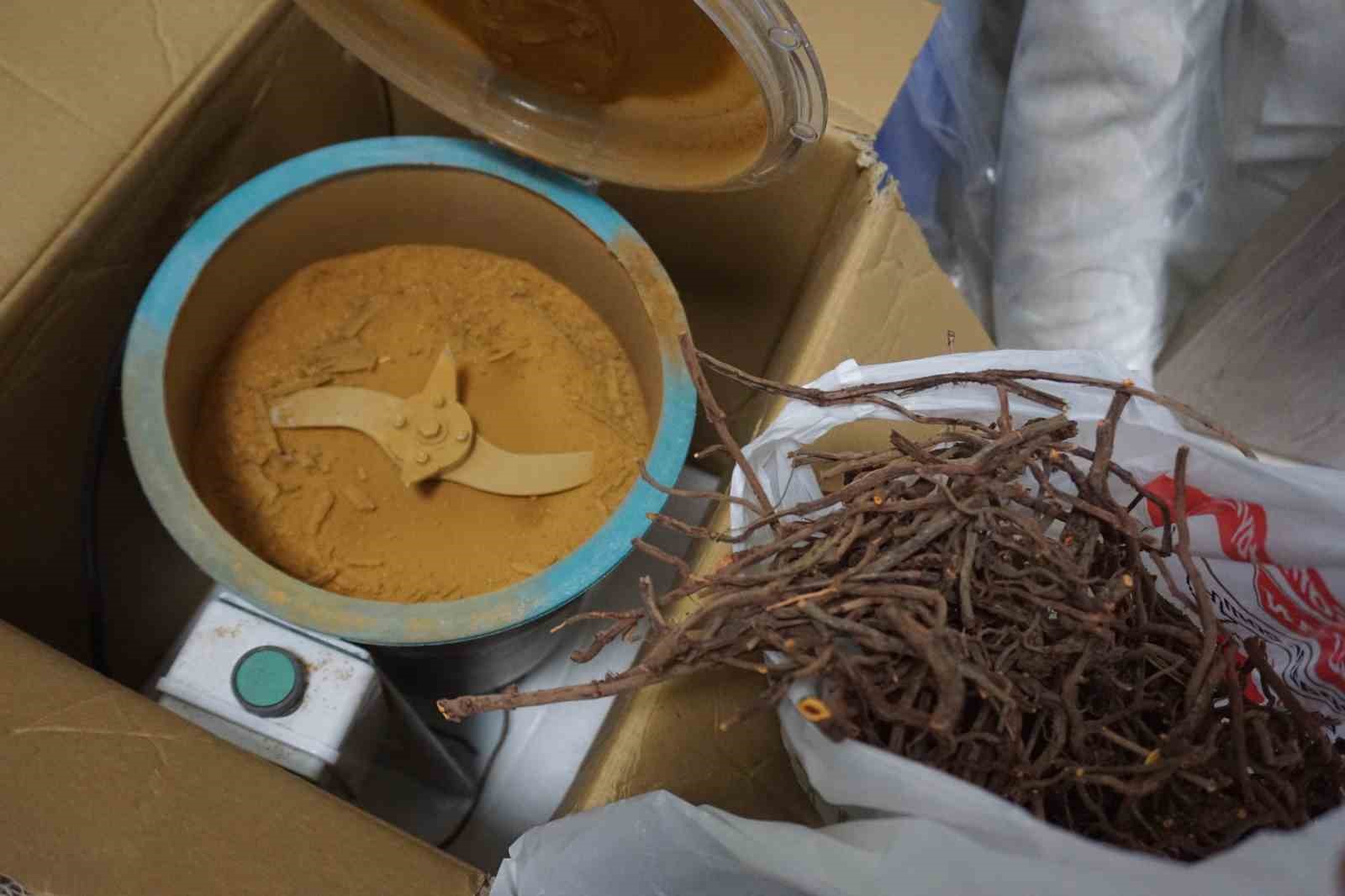 Efsane renk &rsquo;Edirne kırmızısı&rsquo; &ouml;ğrencilerin elinde hayat buluyor
