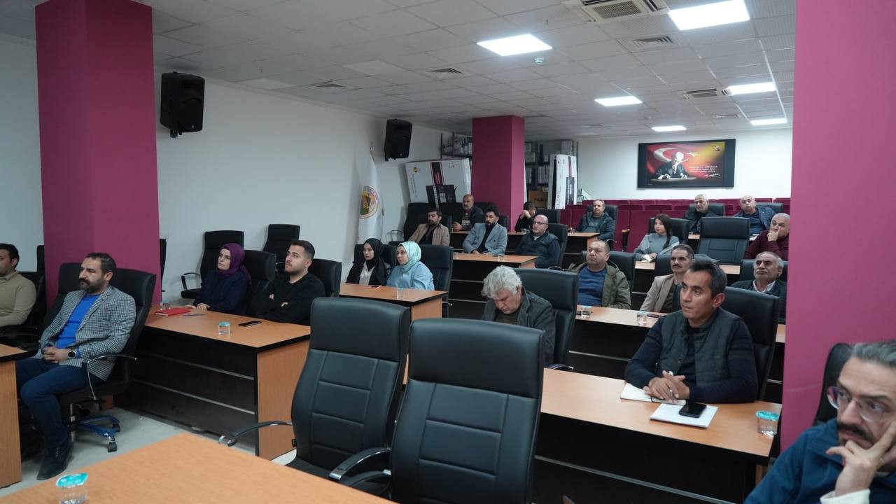 Belediye personellerine afet yönetimi eğitimi verildi