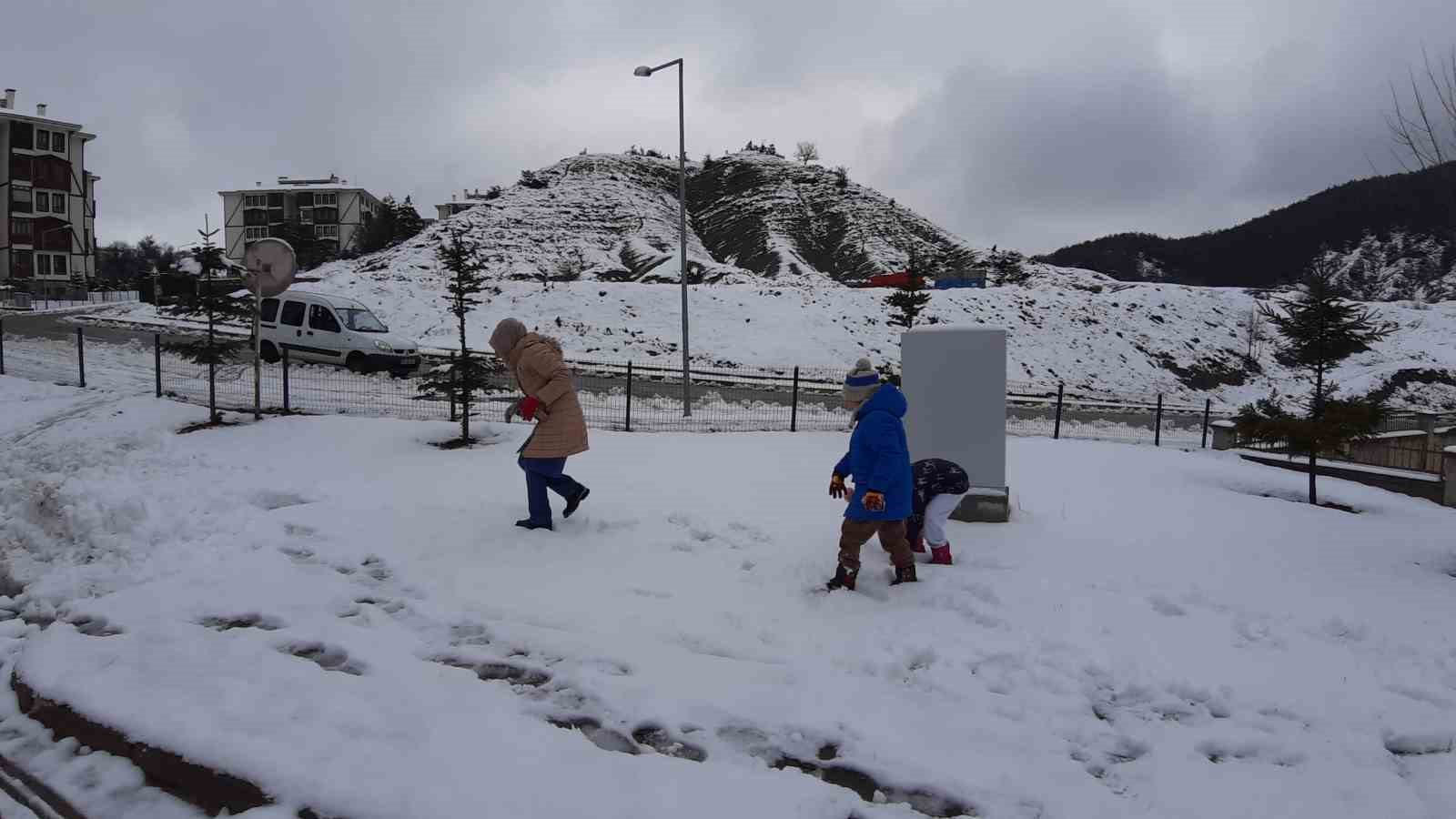 Tatili fırsat bilen çocuklar karın tadını çıkardı