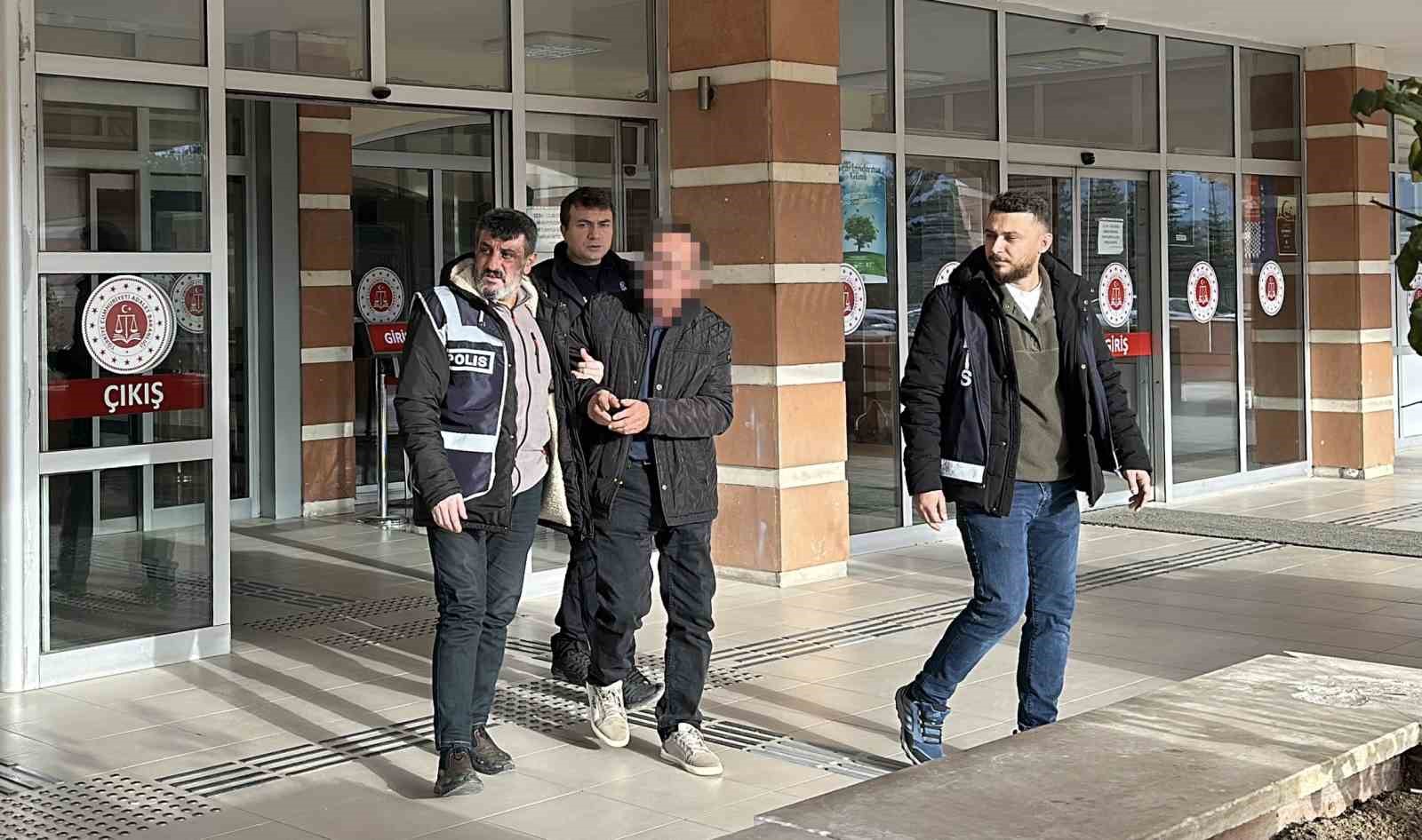 ’Cinsel istismar’ suçundan 16 yıl hapis cezasına çarptırıldı, duruşma salonunda tutuklandı