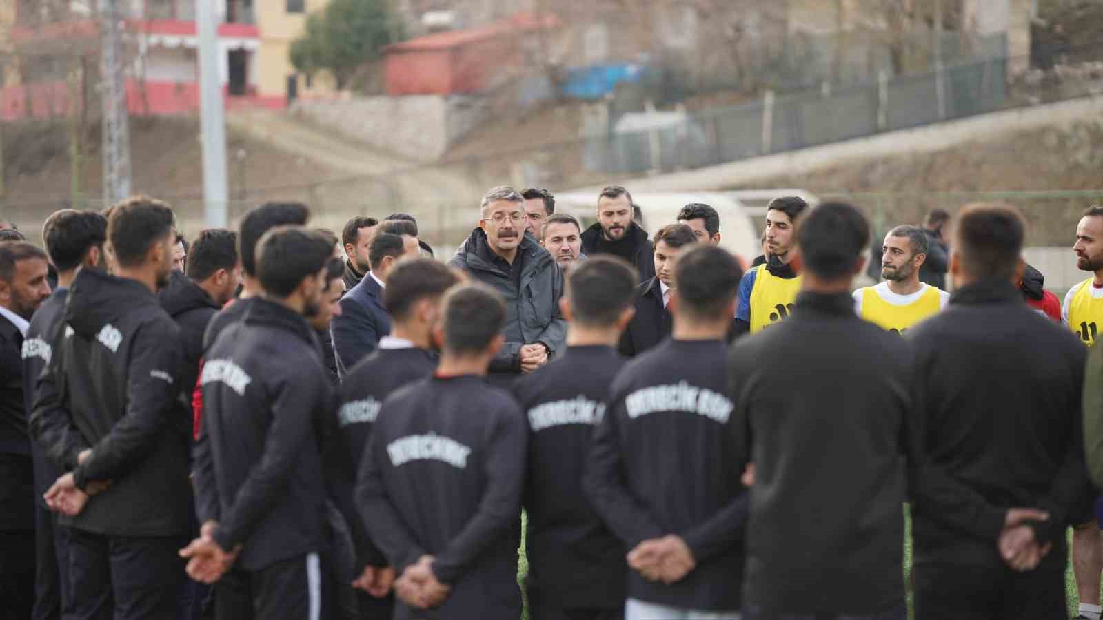 Vali &Ccedil;elik&rsquo;in Derecik ziyareti
