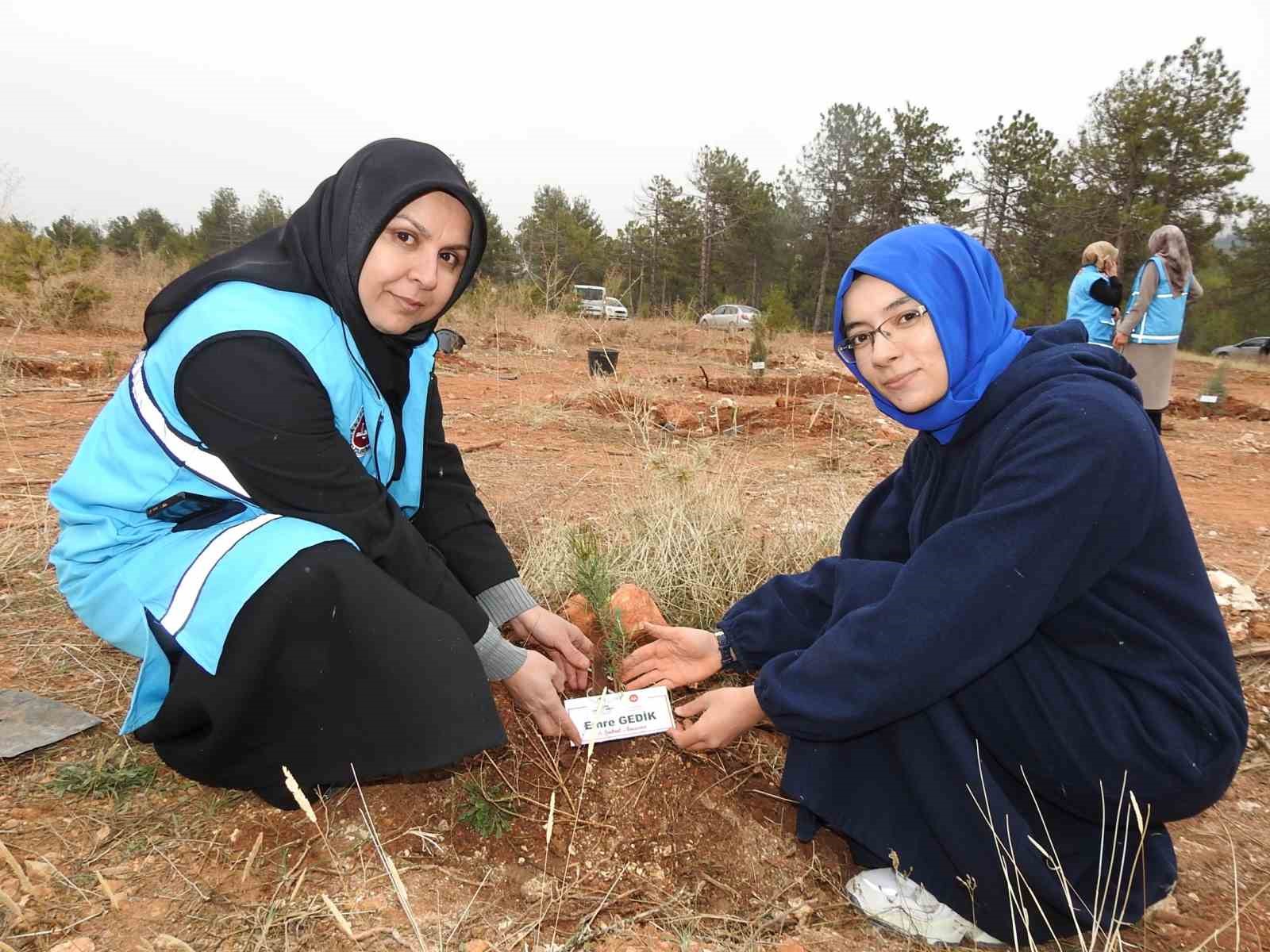 Gaziantep’te deprem şehitleri anısına hatıra ormanı oluşturuldu
