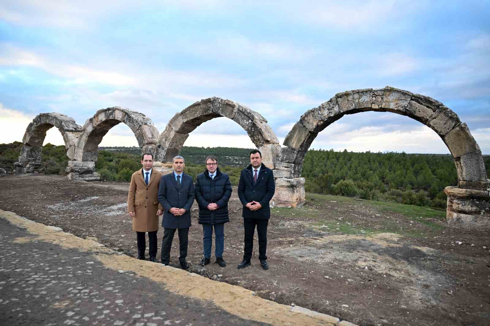 Blaundus Antik Kenti’nde 5 su kemeri ayağa kaldırıldı
