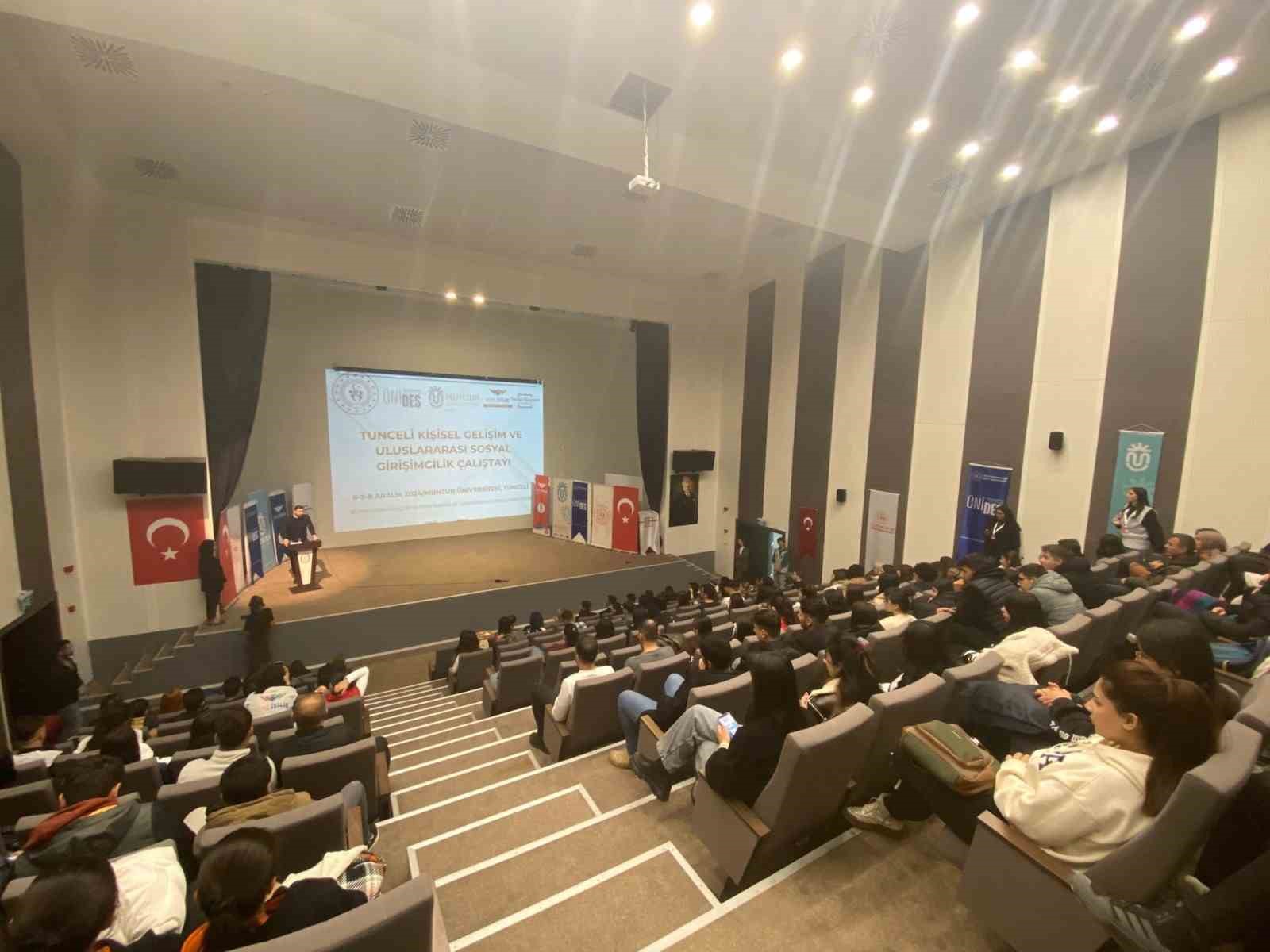 Tunceli’de Uluslararası Sosyal Girişimcilik Çalıştayı düzenlendi