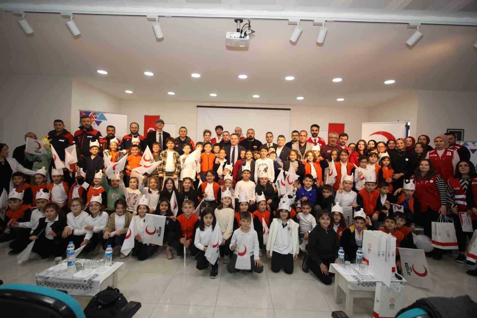 Tokat&rsquo;ta &ldquo;Temel Kızılaycılık ve Temel Afet Farkındalık Eğitimleri&rdquo; sona erdi
