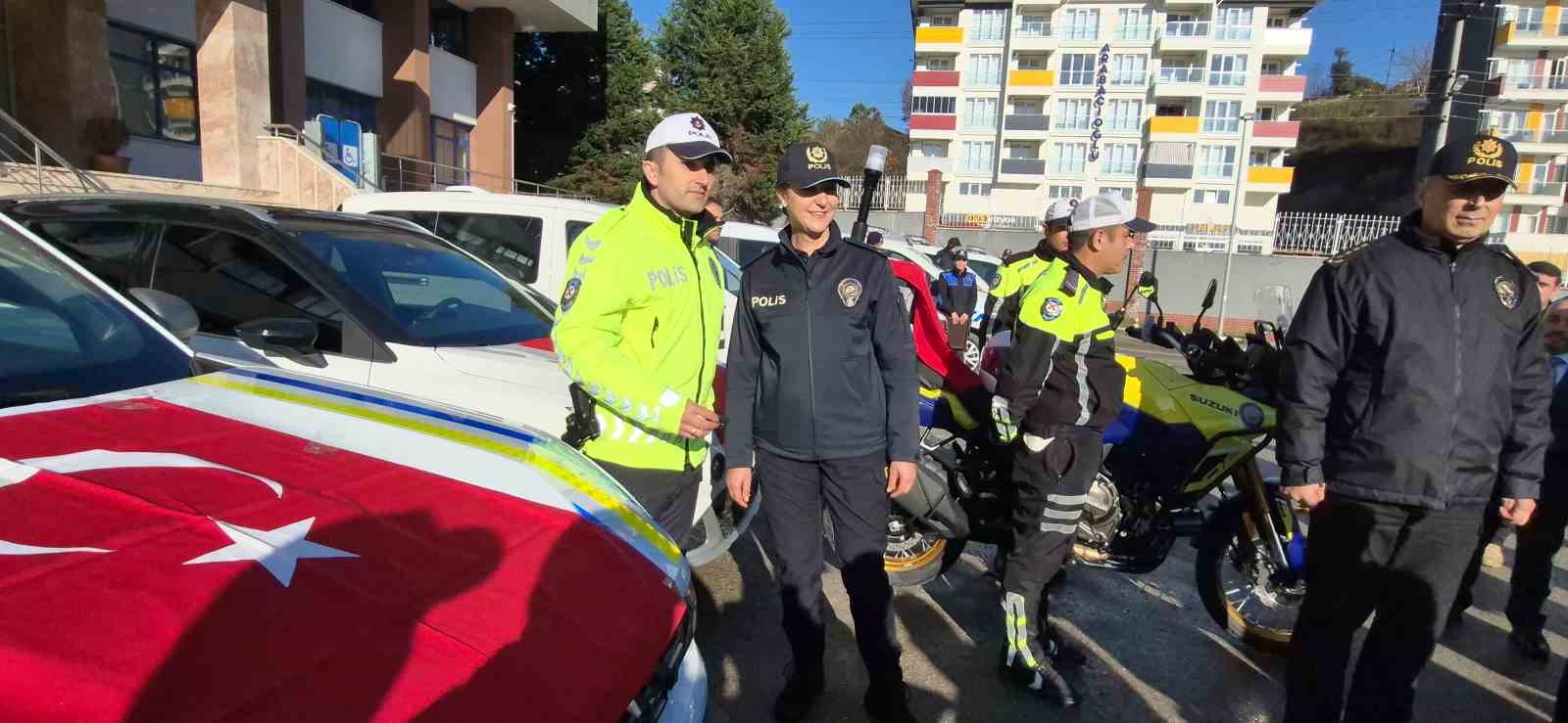 Bartın&rsquo;da polise 12 yeni ara&ccedil;
