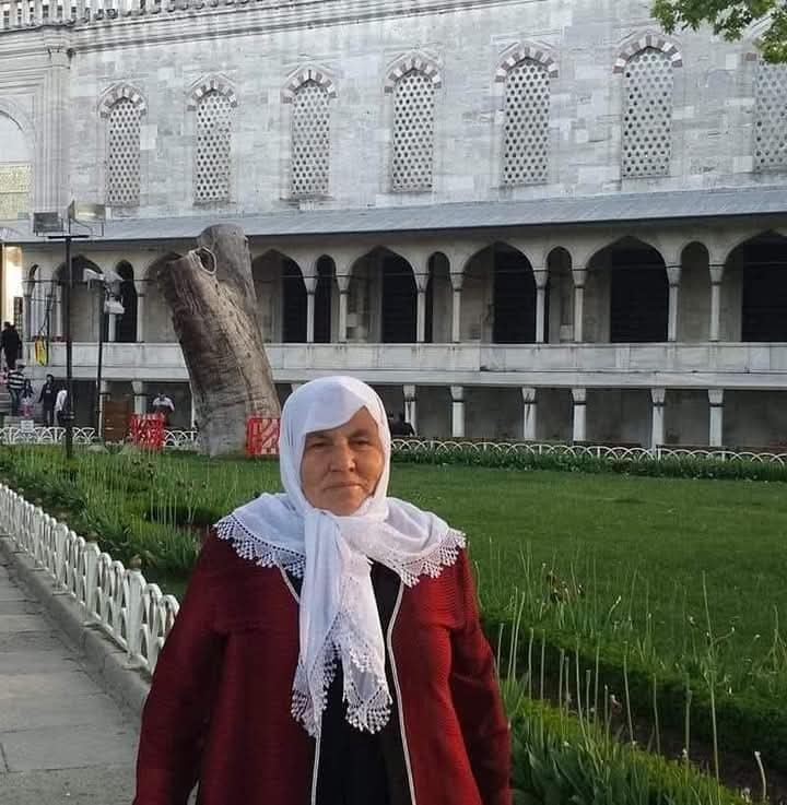 Minib&uuml;s&uuml;n &ccedil;arpması sonucu hayatını kaybeden yaşlı kadın toprağa verildi
