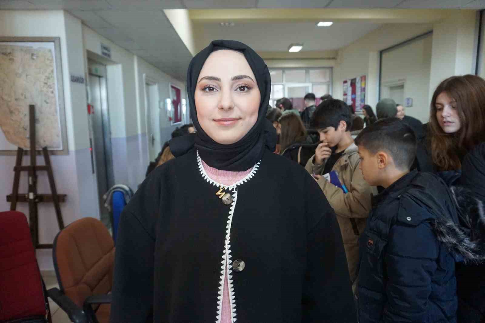 Edirne&rsquo;de ortaokul &ouml;ğrencilerine afet bilincini aşılayan etkinlik
