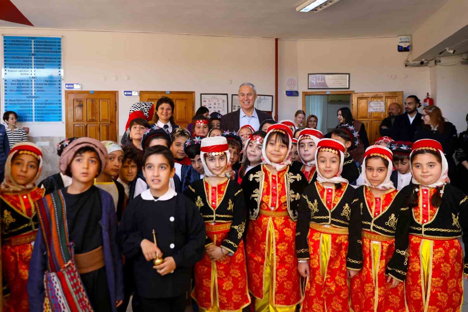 Başkan Özçelik, hayırsever babasının anıldığı vefa programına katıldı