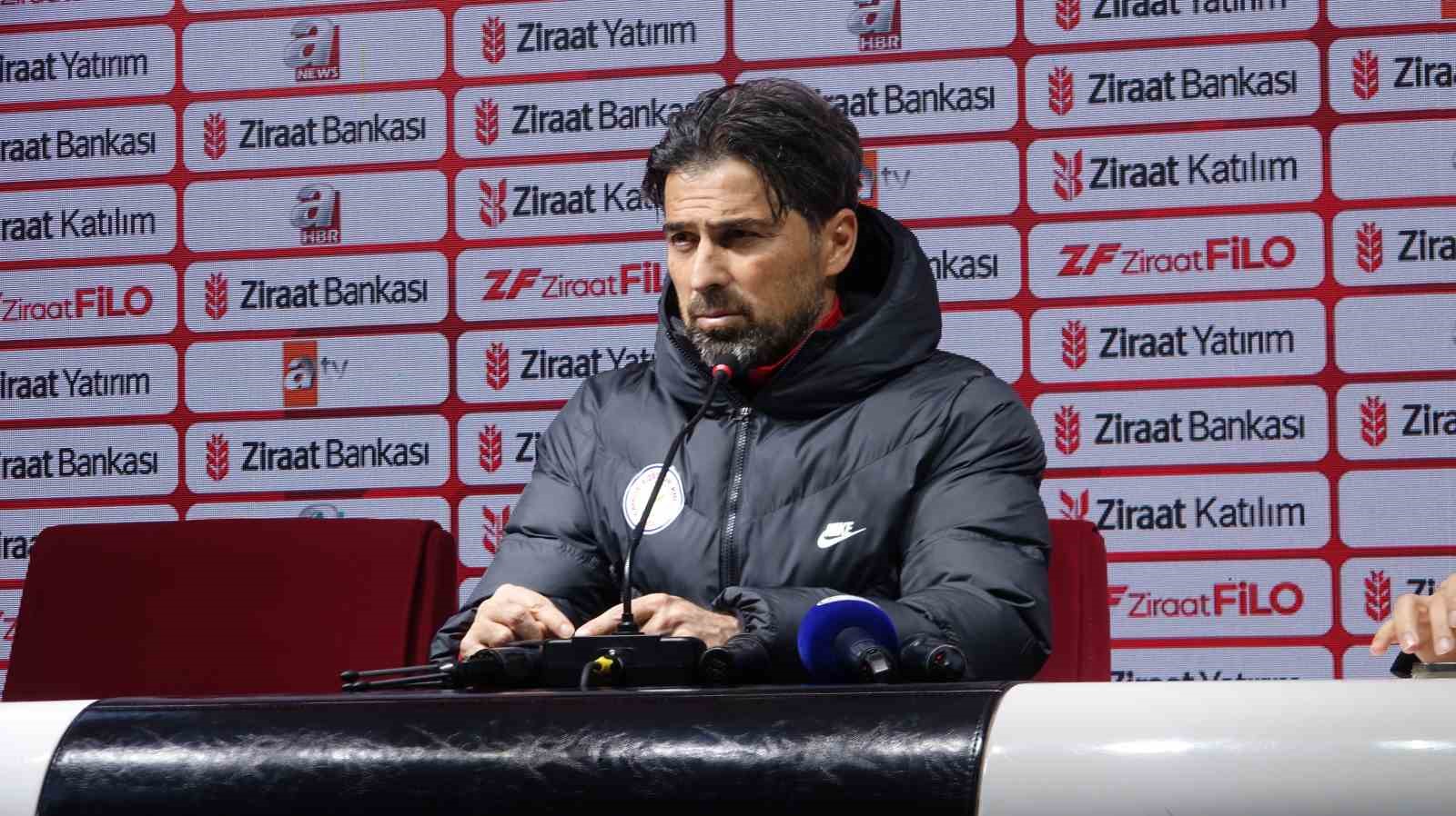 İlhan Palut: “Böyle maçlarda aslolan ciddiyet, disiplinli oynamak”