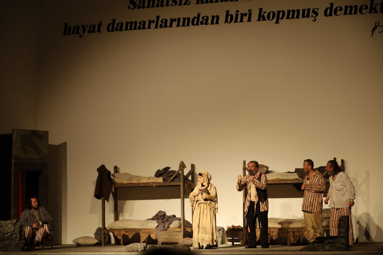 Bimarhane Bafra&rsquo;da sahnelendi
