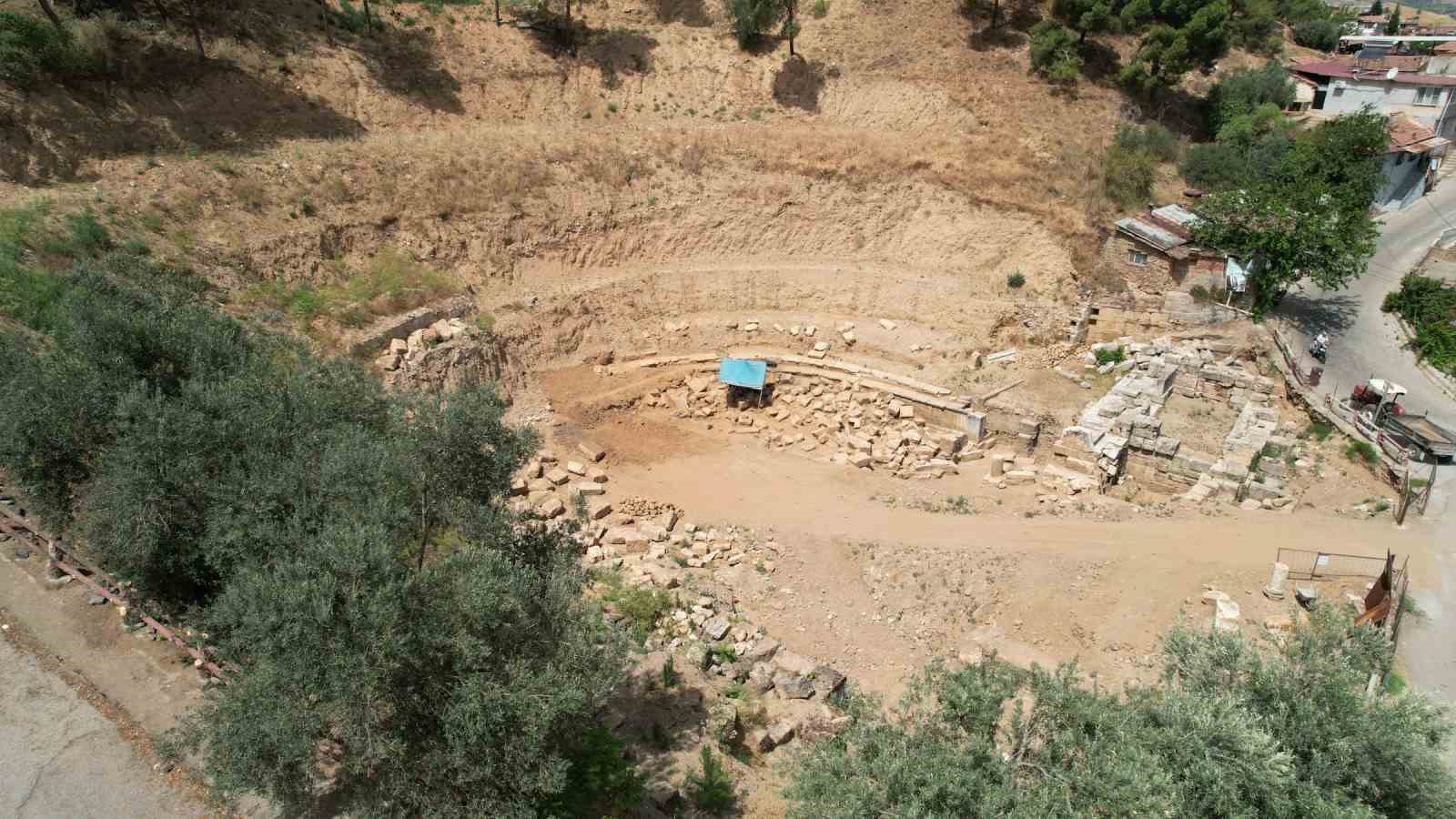 Alaşehir’deki antik tiyatro kazı çalışmaları için protokol imzalandı
