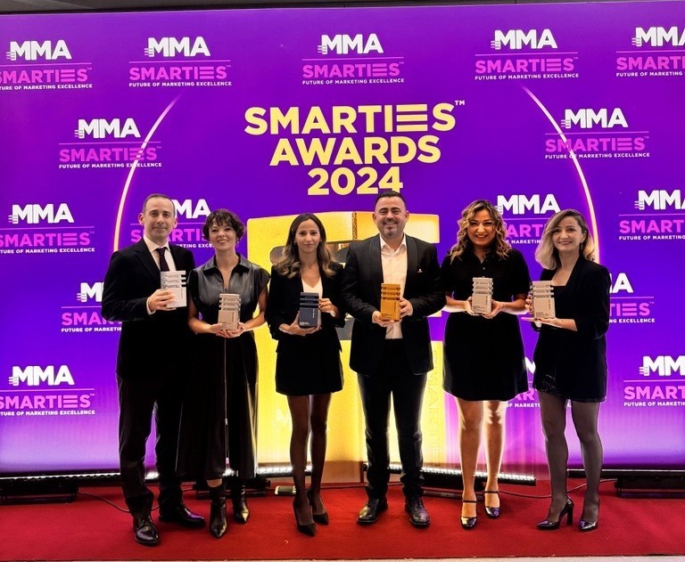 Teknosa Smarties Awards Türkiye’de ‘Yılın Markası’ seçildi