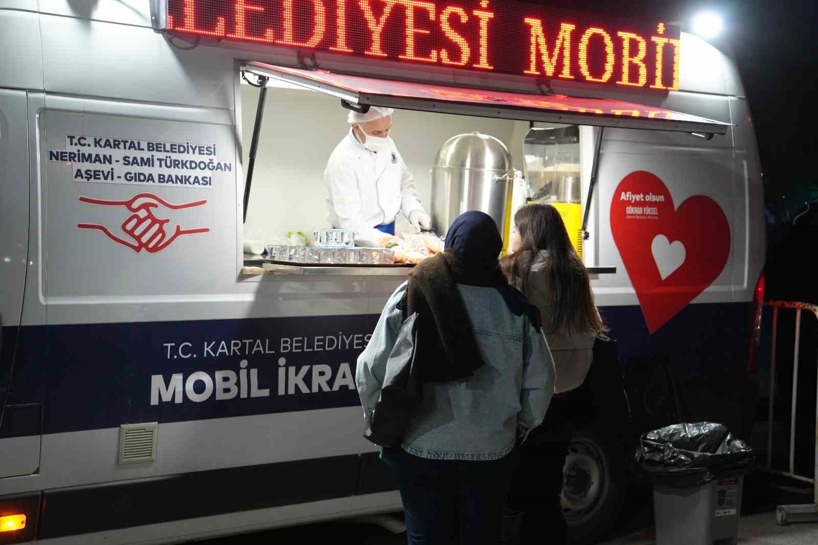 Kartal Belediyesi’nden soğuk kış sabahlarında içleri ısıtan ikram
