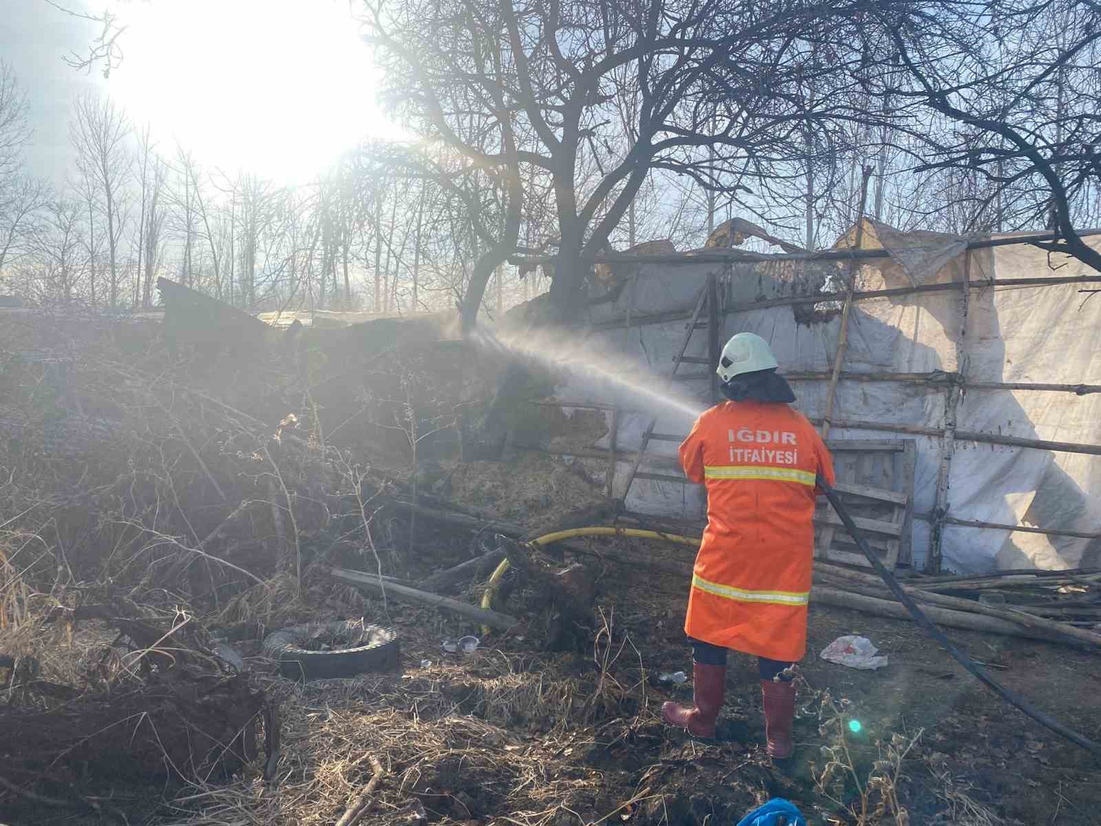 Iğdır’da samanlık yangını