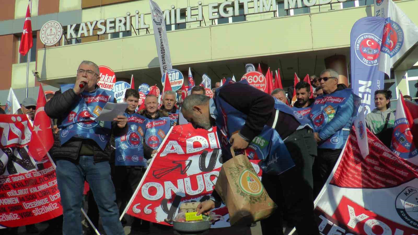 TEÇ-SEN eğitim çalışanlarının taleplerini sıraladı
