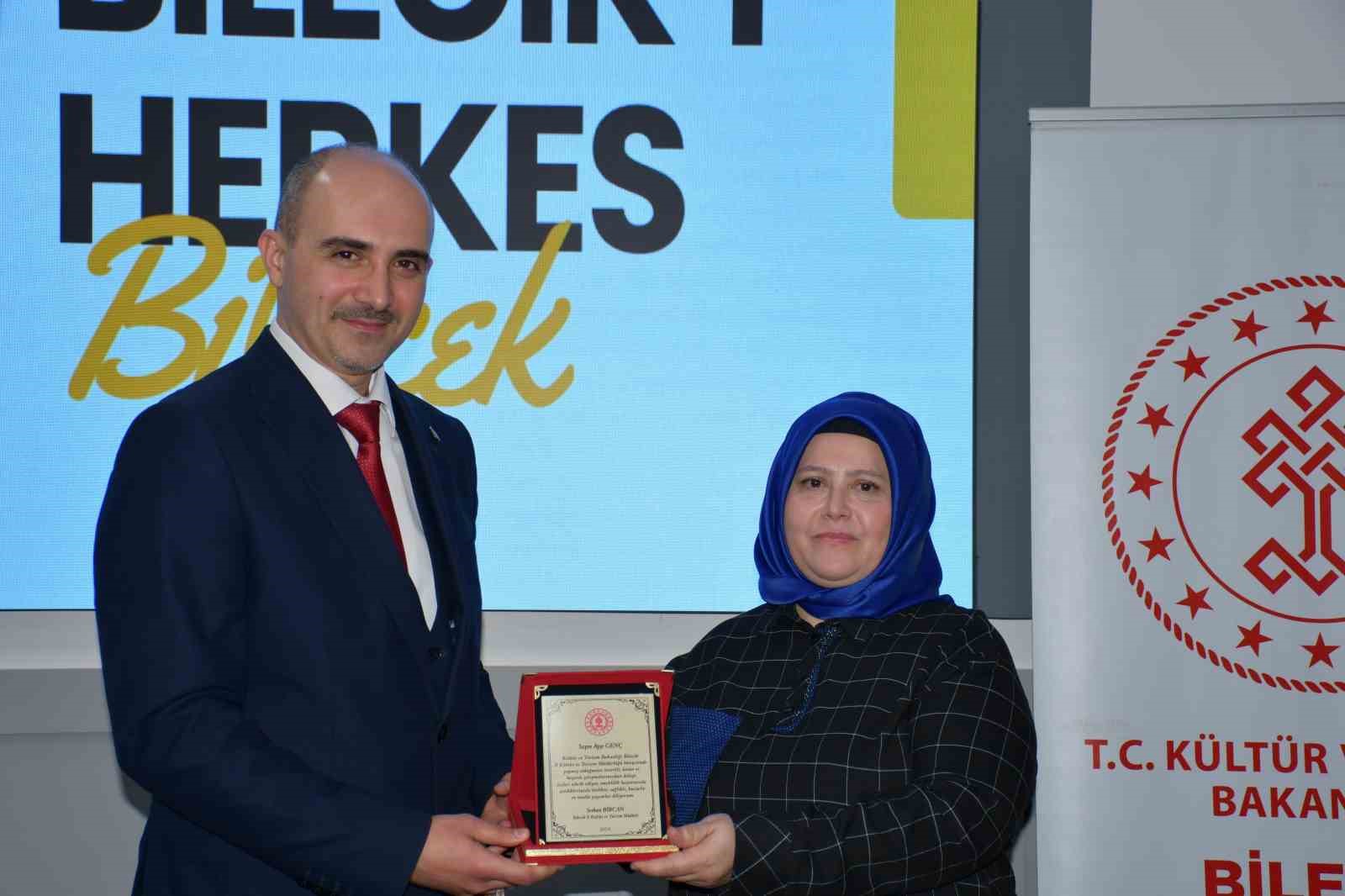 Emekli olan personellere &rsquo;Başarı Belgesi&rsquo; verildi
