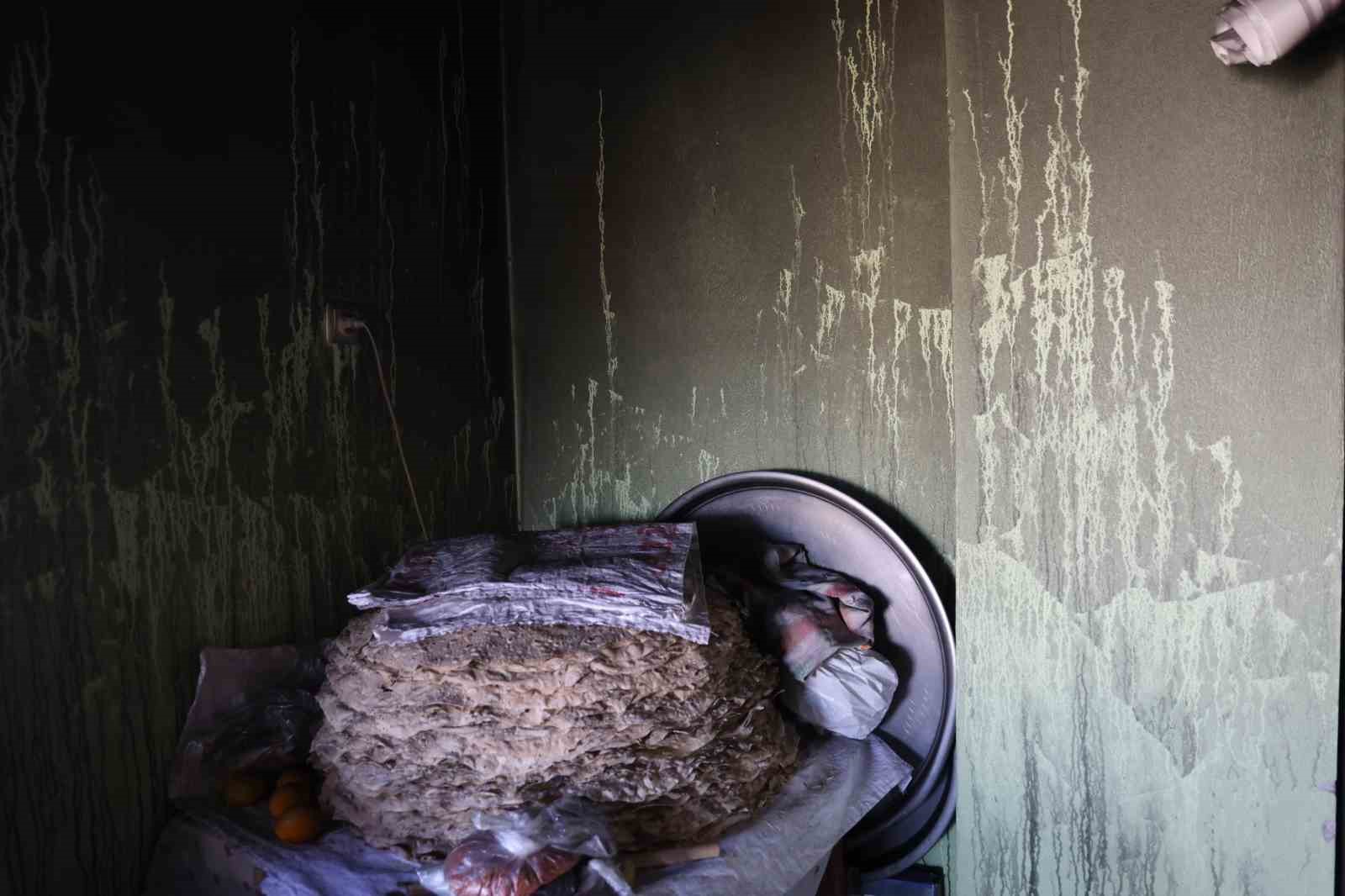 10 yaşındaki &ccedil;ocuk babaannesini yangından kurtardı
