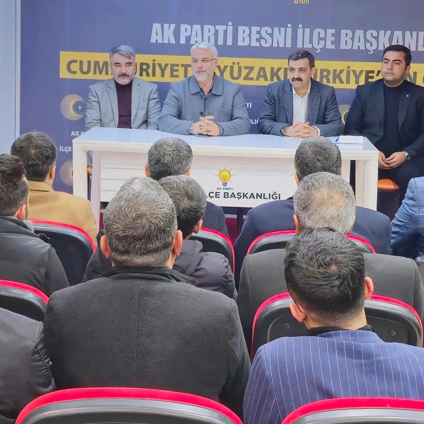 Başkan Kablan, il&ccedil;e teşkilatıyla bir araya geldi
