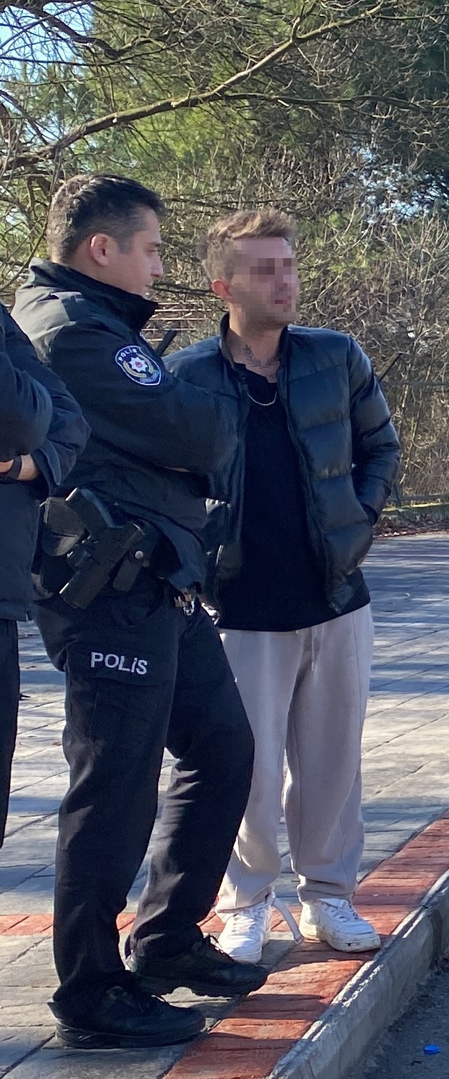Virajı alamayan otomobil ağaçlık alana daldı: Sürücü 2.00 promil alkollü çıktı