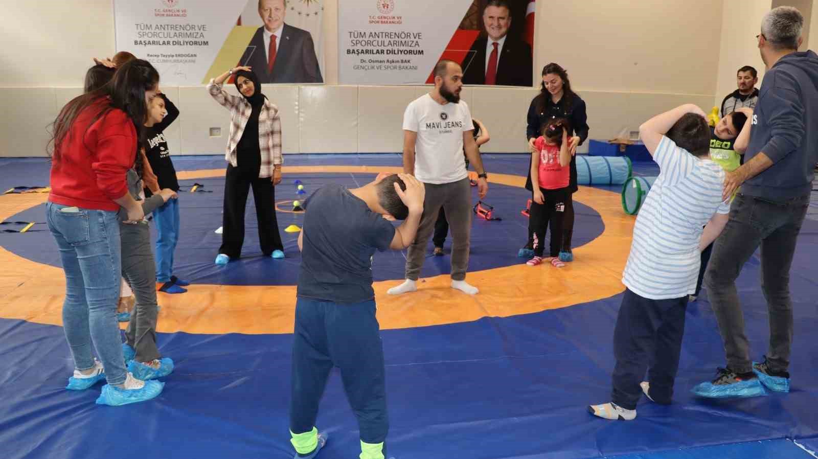 Bolu’da özel öğrenciler hayatlarını sporla renklendiriyor