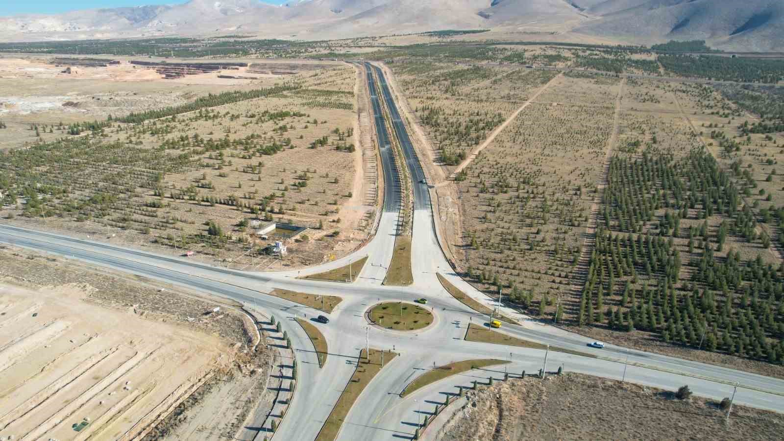 Niğde&rsquo;de Devlet Bah&ccedil;eli Bulvarı yenilendi
