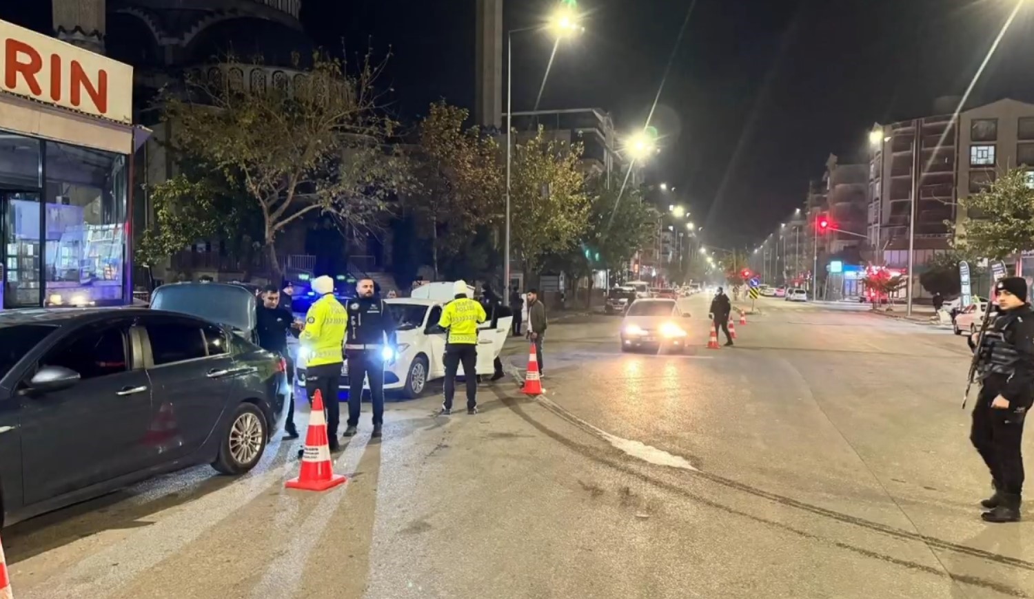Şanlıurfa&rsquo;da aranan 8 kişi yakalandı
