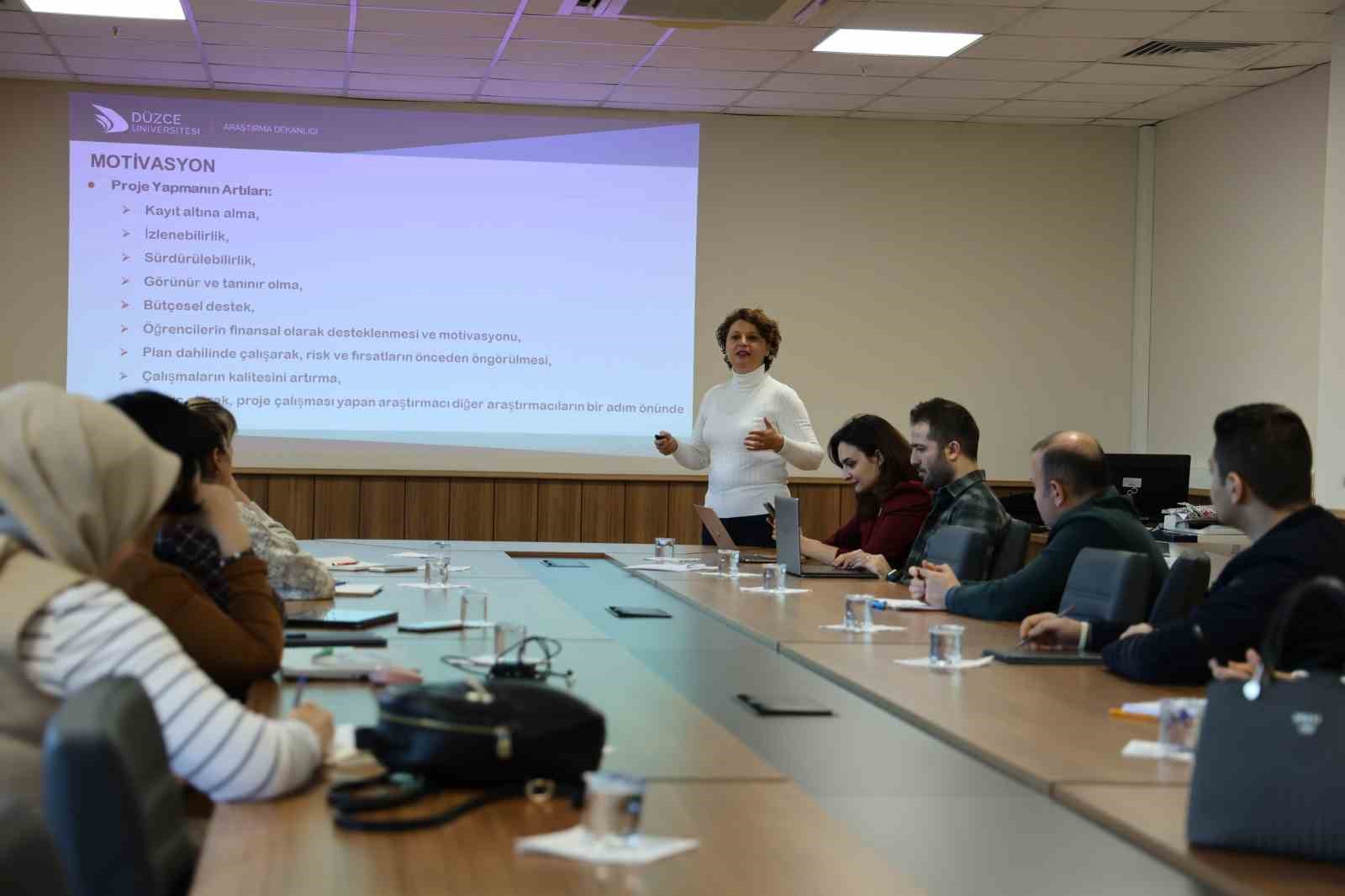 Düzce Üniversitesi’nden proje yazma atölyesi