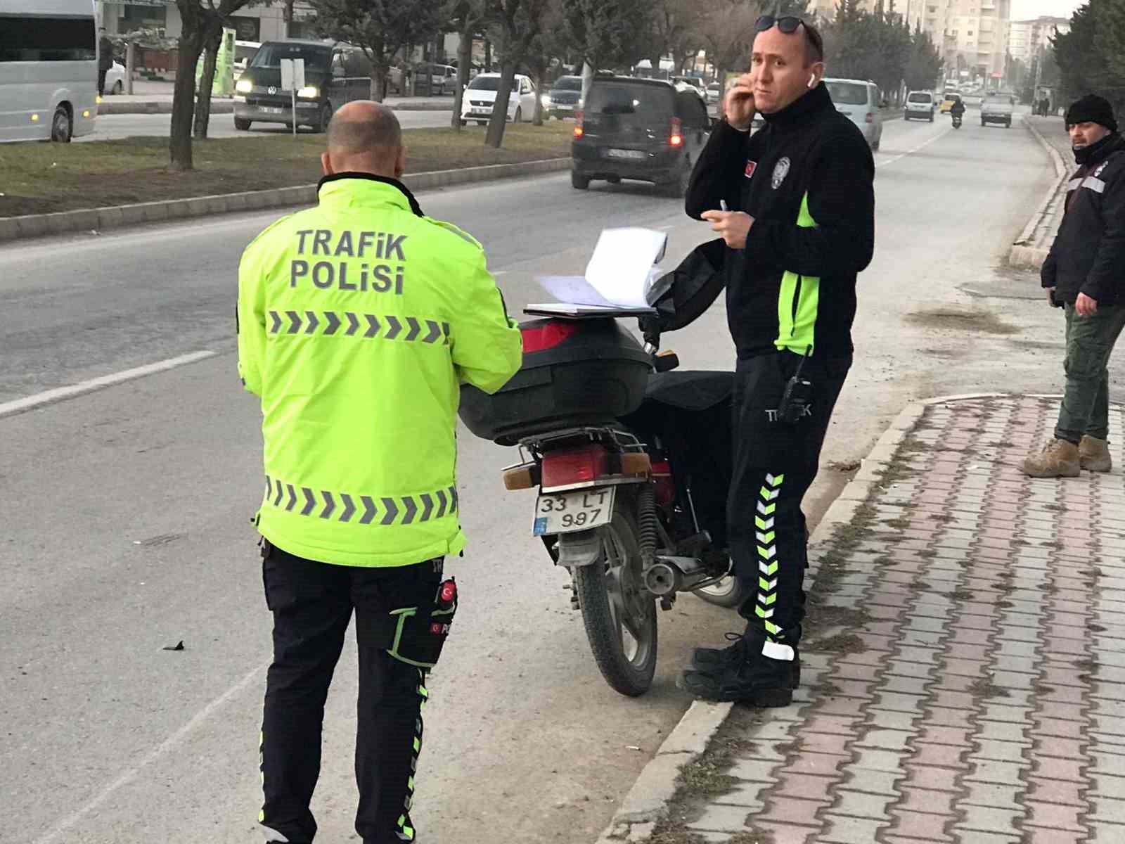 Konya’da motosiklet yayaya çarptı: 2 yaralı