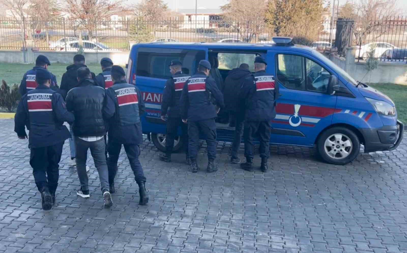 Aksaray’da tombalacılara bağ evinde jandarma baskını: 3 gözaltı