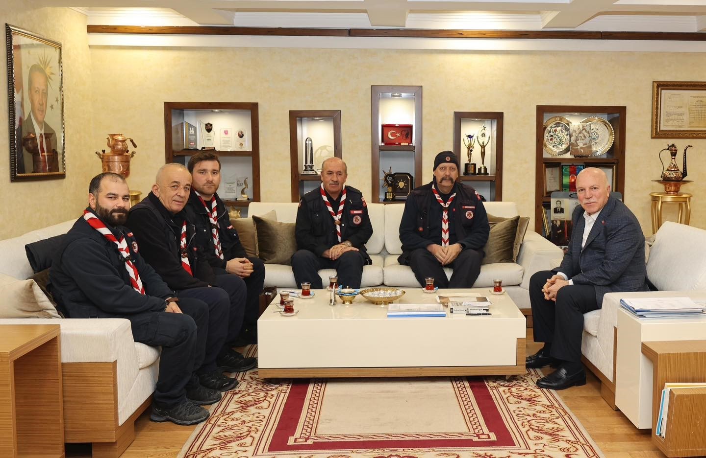 İzcilerden Başkan Sekmen’e ziyaret