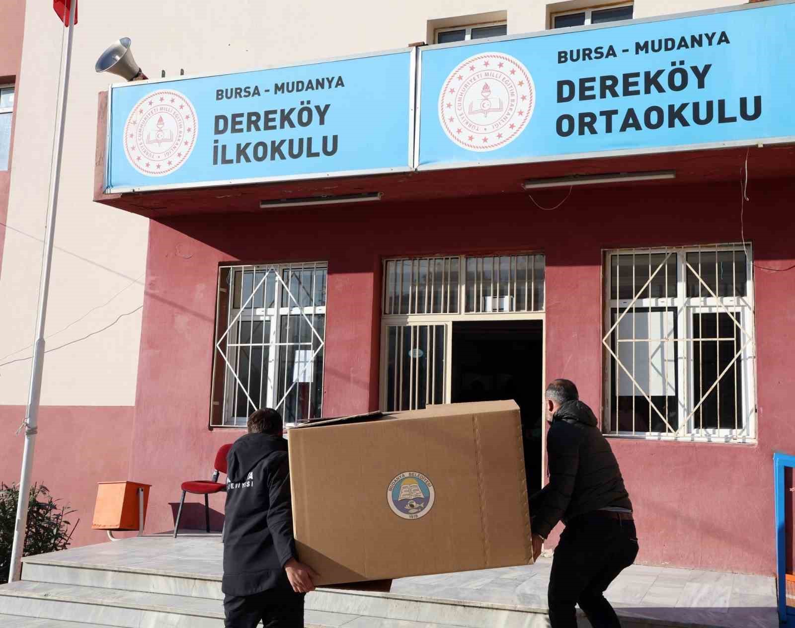 Mudanya Belediyesi’nden öğrencilere çifte destek
